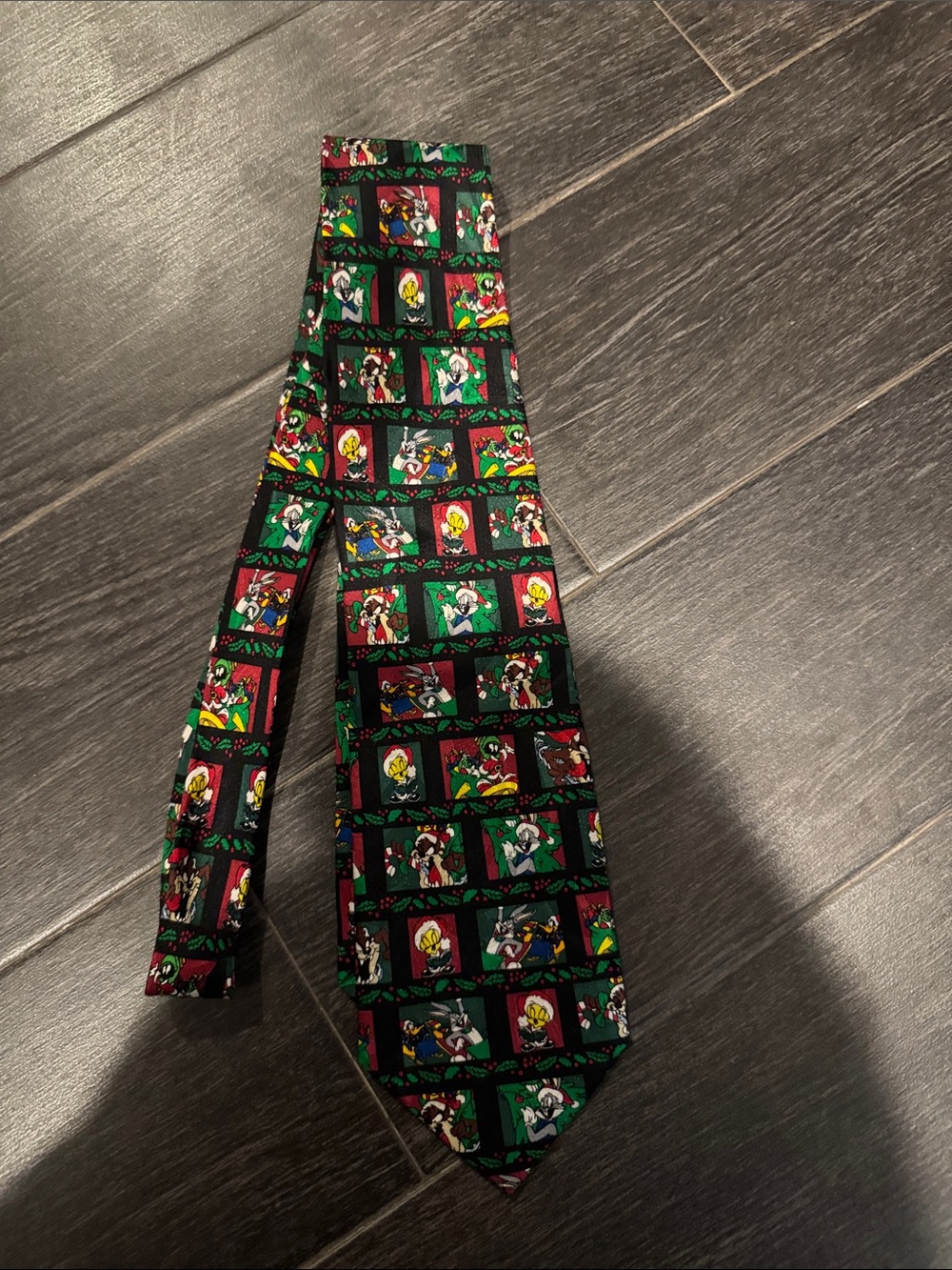 Holiday Looney Tunes holiday Silk Tie in Green and Black